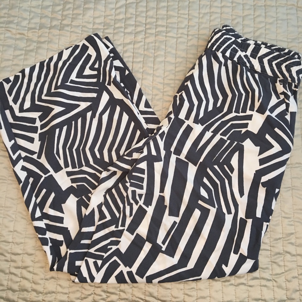 NWT silk wide leg patterned pant. Grey & ivory